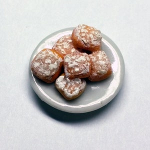 Dollhouse Miniature Beignets, Baked Goods, Polymer Clay Food, Miniature Donuts, New Orleans Beignets, Powdered Sugar Dessert, French Pastry