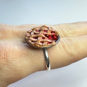 Cherry Pie Adjustable Ring, Silver Plated Ring, Miniature Cherry Pie, Dessert Ring, Food Jewelry, Polymer Clay Ring, Miniature Food Ring