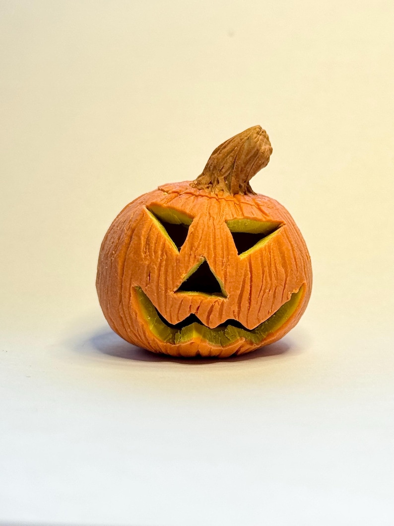 Casa delle bambole in miniatura, zucca di Halloween, decorazioni per casa delle bambole, casa delle bambole infestata, cibo di Halloween in miniatura, mini decorazioni autunnali angry