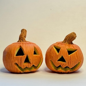Miniature Dollhouse Jack -o&#39;- Lantern, Halloween Pumpkin, Dollhouse Décor, Haunted Dollhouse, Halloween Miniature Food, Mini Fall Decoration
