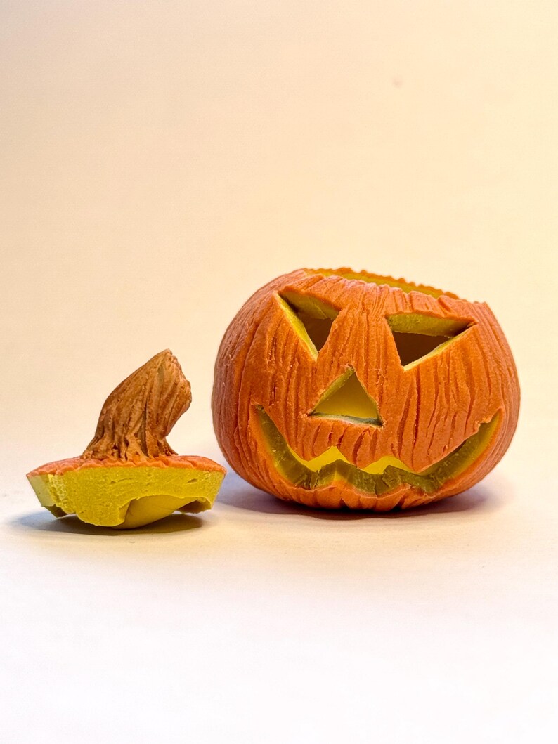 Casa delle bambole in miniatura, zucca di Halloween, decorazioni per casa delle bambole, casa delle bambole infestata, cibo di Halloween in miniatura, mini decorazioni autunnali immagine 6