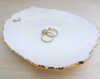 Personalised ring dish with gold or silver initials and rim. Gold or silver ring bowl. Personalised wedding or engagement gift. Ring pillow.