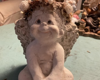 Dreamsicles Golden Sitting Pretty Angel Figurine Ceramic by Kristin 1998