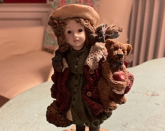 The Boyds Collection Yesterdays' Child Gathering Apples Figurine Resin 1995