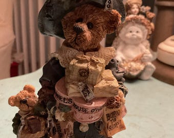 Boyds Bears & Friends Born to Shop Limited Edition Resin Bear Figurine Medium