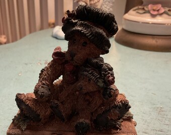 Boyds Bears & Friends Simone de Bearvoire Resin Bear Figurine Brown Style 2001 …