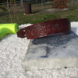 Leather, Leather Collar, Dog Collar, Hand Dyed,Celtic, Gaelic, Celtic Knot, Pet Collar, Fae, Ireland, Customized Collar