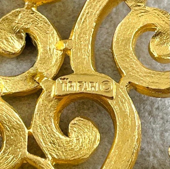 Crown Trifari Bib Dangle Pendant Necklace - 1960s - image 6