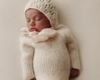 Baby girl photo props - Set of 2 - Romper and bonnet - Long sleeve romper - Baby girl props - Photo props - Sitter girl - Baby photo prop