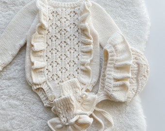 Set of 3 - Long sleeve romper, bonnet and socks  - Baby girl - Photo props - Baby girl - Baby set - Baby girl outfit - Baby girl outfit