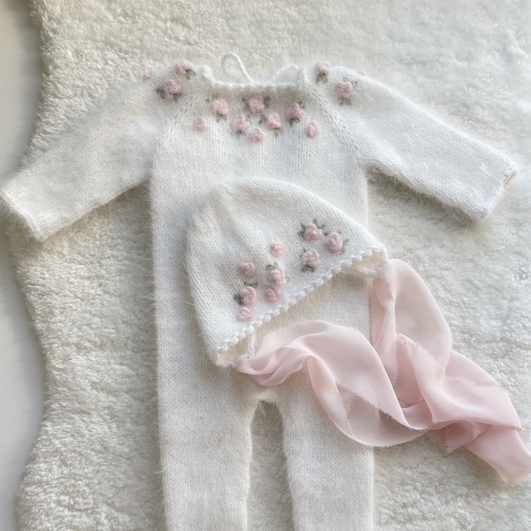 Komplet niemowlęcy Angora Romper i Bonnet – kwiatowy rekwizyt do zdjęć