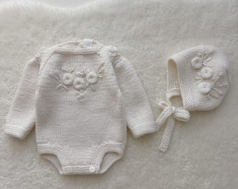 Set of 2 - Long sleeve romper and bonnet - Baby girl prop - Photo props - Baby photo prop - Baby girl - Baby outfit - Baby girl outfit