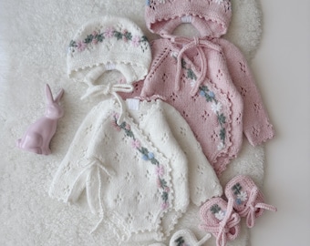 Set of 3 - Baby girl romper bonnet booties set - Newborn girl - Baby girl outfit - Newborn baby set - Hospital set - Pink