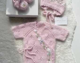 Set of 3 - Baby girl romper bonnet booties set - Newborn girl - Baby girl outfit - Newborn baby set - Hospital set - Pink