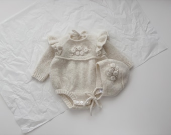 Set of 2 - Baby girl romper - Long sleeve romper - Romper and bonnet set - Girl romper - Baby outfit - Baby girl outfit - Baby girl