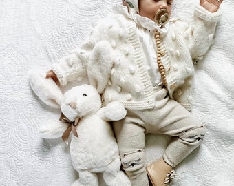 Baby cardigan - Sitter baby - Sitter cardigan - Popcorn cardigan - Baby - Photography props - Cream cardigan - Baby cardigan - Heart buttons