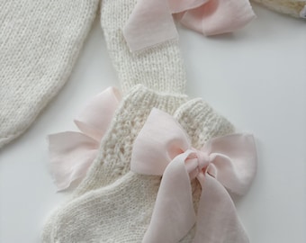 Baby romper bonnet and socks with ties - Set of 3 - Long sleeve romper - Baby girl props - Photo props - Sitter girl - Baby photo prop