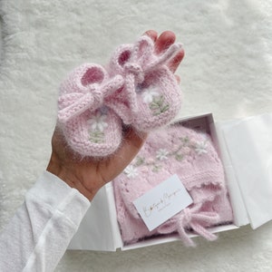 Set of 3 Baby girl romper bonnet booties set Newborn girl Baby girl outfit Newborn baby set Hospital set Pink image 2