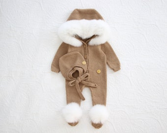 Set of 2 - Baby romper  - Baby bonnet - Long legs romper with footies - Romper with fur trim hood - Baby girl - Baby boy