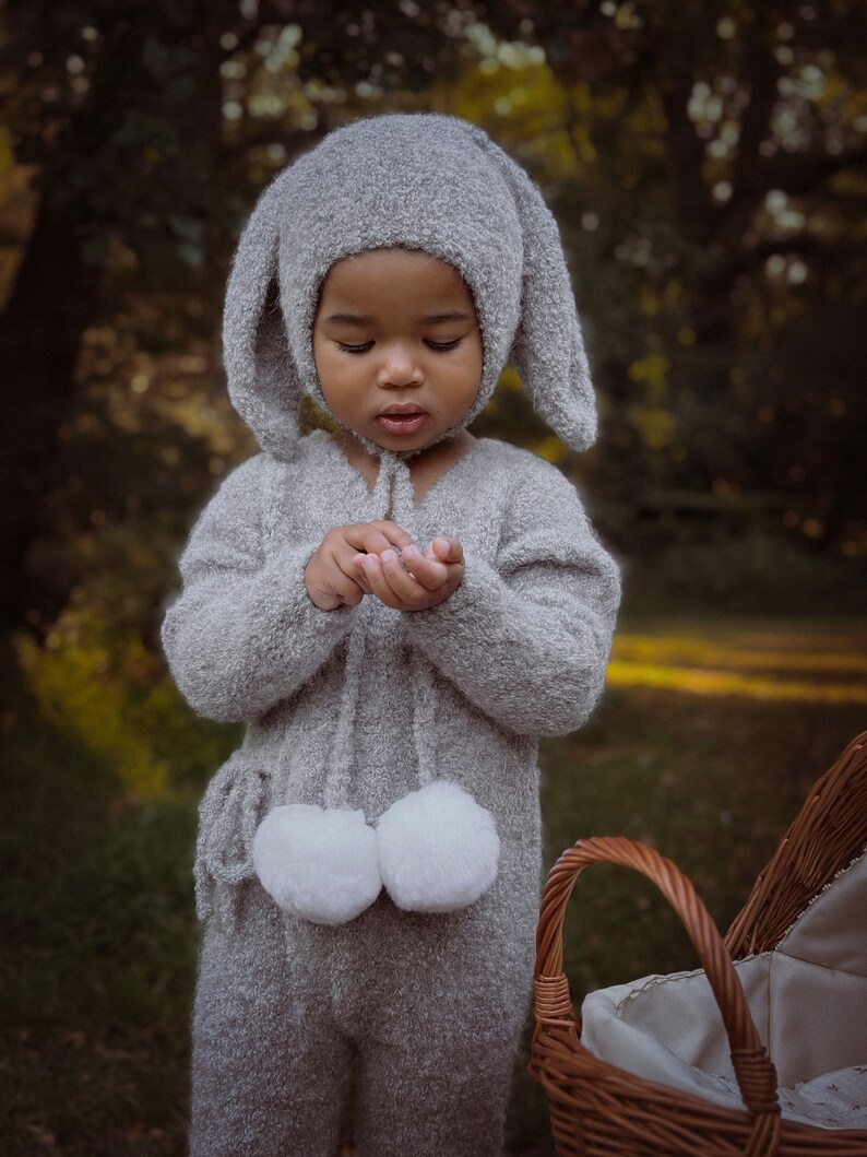 Set of 2 Bunny baby set Baby girl/boy outfit Long legs romper and bonnet Baby girl Baby boy Baby girl/boy outfit image 2