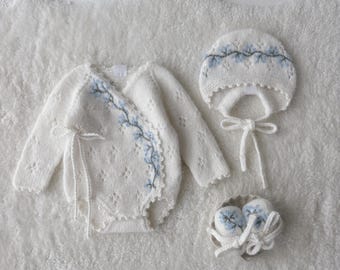 Baby romper bonnet booties set - Set of 3 - Newborn girl - Baby unisex outfit - Newborn baby set - Hospital set - White - Embroidered set