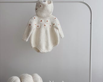 Baby romper and bonnet - Set of 2 - Long sleeve romper - Baby girl props - Photo prop - Sitter girl - Baby photo - Embroidery - Cream