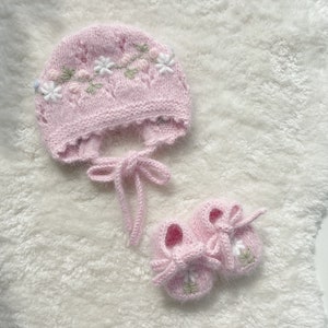 Set of 3 Baby girl romper bonnet booties set Newborn girl Baby girl outfit Newborn baby set Hospital set Pink image 4