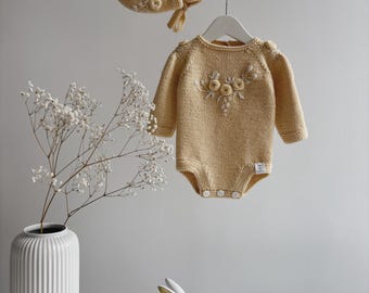 Set of 2 - Long sleeve romper and bonnet - Baby girl prop - Photo props - Baby photo prop - Baby girl - Baby outfit - Baby girl outfit