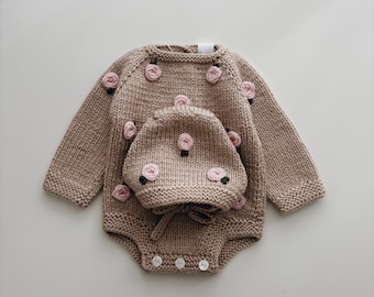 Set of 2 - Baby girl romper - Baby girl outfit - Newborn baby - Photo pros - Romper and bonnet - Merino wool - Baby girl - Embroidery