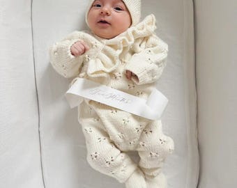Set of 2 - Baby girl set - Baby girl outfit - Long legs romper and bonnet - Romper with ruffles - Baby girl - Baby girl outfit - Cream