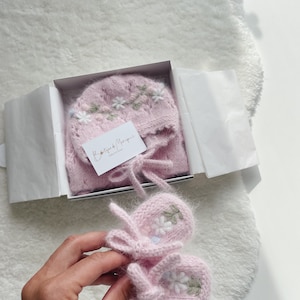 Set of 3 Baby girl romper bonnet booties set Newborn girl Baby girl outfit Newborn baby set Hospital set Pink image 5