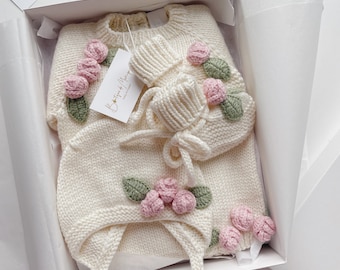 Set of 3 - Baby girl romper - Baby girl outfit - Newborn baby - Photo pros - Romper bonnet booties set - Merino wool - Baby girl