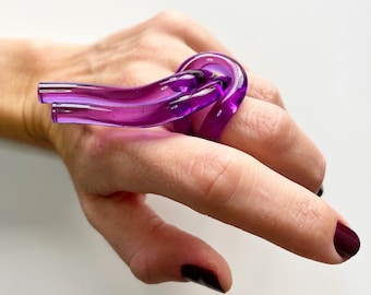 Anillo de lucita del signo zodiacal Sagitario – Joyería astrológica púrpura hecha a mano