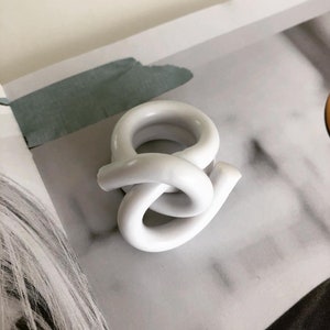 CLOUD KNOT RING, Acrylic Ring, Acrylic Knot Ring, Statement Ring, White Ring, Contemporary Ring, White Ring, Birthday Gift, Art Ring, Ring