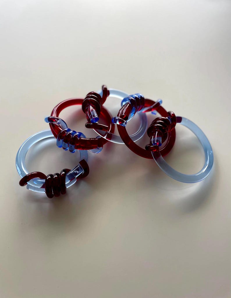 Pulsera con nudo de tartán rojo y azul de la colección PinkPantheress - Exclusiva del festival de Etsy imagen 5