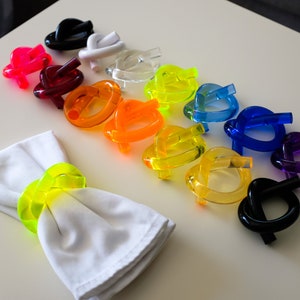 Acrylic NAPKIN KNOT RINGS - Set of 4 Lucite Dining Accessories