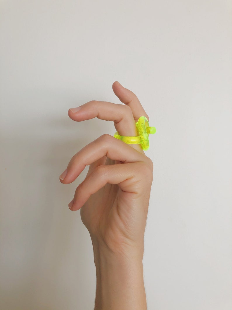 Anillo Transparente LUCITE Nudo Ring Statement Ring Contemporary Ring Acrylic Ring Acrylic Clear Ring Clear Ring Clear Acrylic Ring