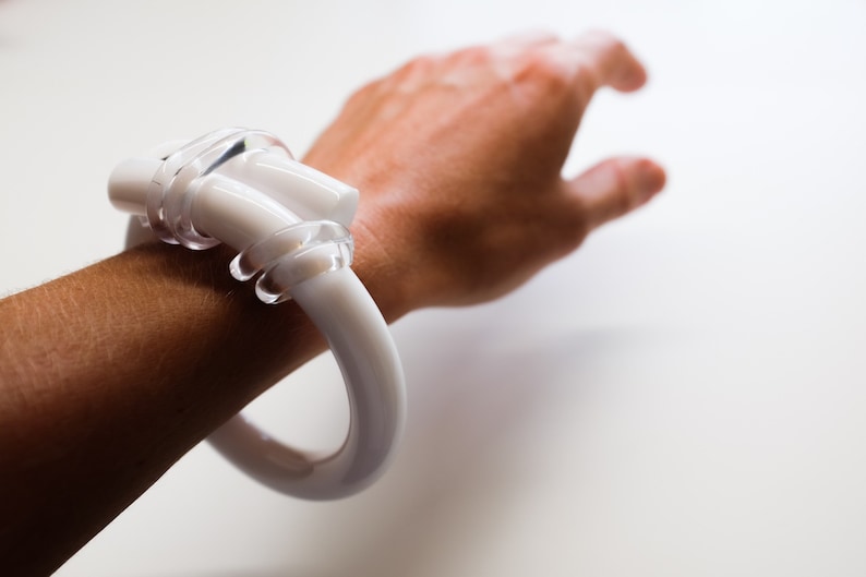 WHITE KNOT BRACELET, Acrylic Knot Bracelet, White Bracelet, White Bangle, Acrylic Bracelet, Acrylic Bangle, White Knot Bangle, White Jewelry image 2