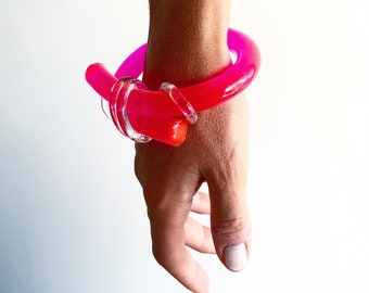 PINK KNOT BANGLE, Pink Acrylic Bangle, Neon Pink Bangle, Pink Bangle, Acrylic Bracelet, Hot Pink Bracelet, Neon Pink Bracelets, Pink Jewelry