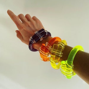 NUDO KNOT Acrylic Bangles, Signature Lucite Knot Bracelet, Handcrafted Acrylic Bangle in Neon, Glow Neon Accessories, Acrylic Lucite Bangles