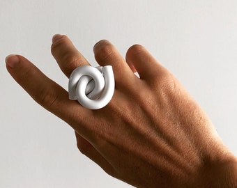 CLOUD KNOT RING, Acrylic Ring, Acrylic Knot Ring, Statement Ring, White Ring, Contemporary Ring, White Ring, White Acrylic Ring, Art ring