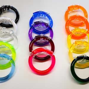 KNOT BANGLE, Knot Bracelet, Acrylic Bangle, Color Bangle, Nudo Bangle, Colorful Bracelet, Lucite Bracelet, Chofa Jewelry, Wearable Art image 9