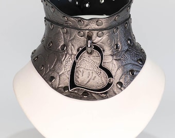 Dark Silver Leather Love Trap Posture Collar