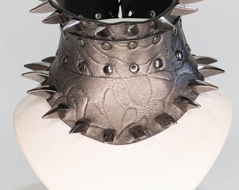 Dark Silver Leather Posture Collar with Claws
