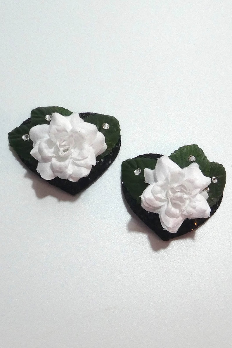Heart Pasties with Rose and Leaves in White