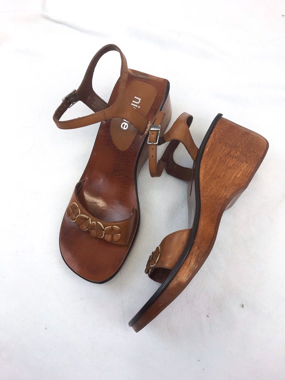 y2k platform sandals