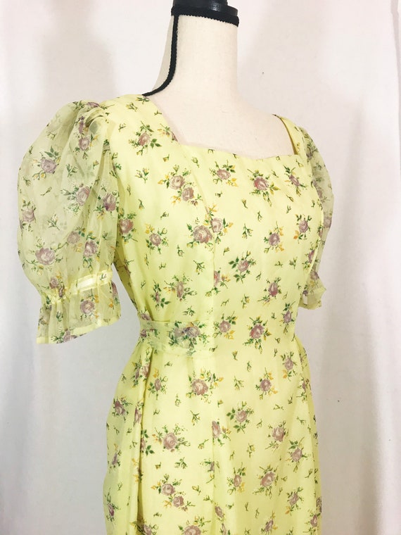 Vintage 1970s Romantic Puff Sleeve Pastel Floral P