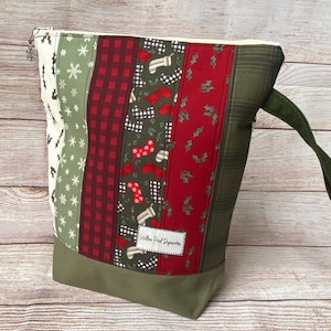 Fabric Project Bag, quilted bag, Lined, zippered bag, gift bag, craft bag, knitting bag, gift for her, crochet bag, Holiday Bag, Christmas