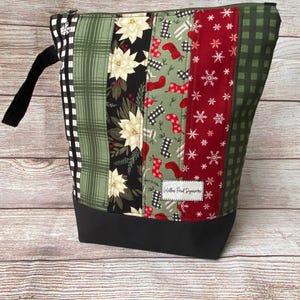 Fabric Project Bag, quilted bag, Lined, zippered bag, gift bag, craft bag, knitting bag, gift for her, crochet bag, Holiday Bag, Christmas