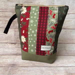 Fabric Project Bag, quilted bag, Lined, zippered bag, gift bag, craft bag, knitting bag, gift for her, crochet bag, Holiday Bag, Christmas